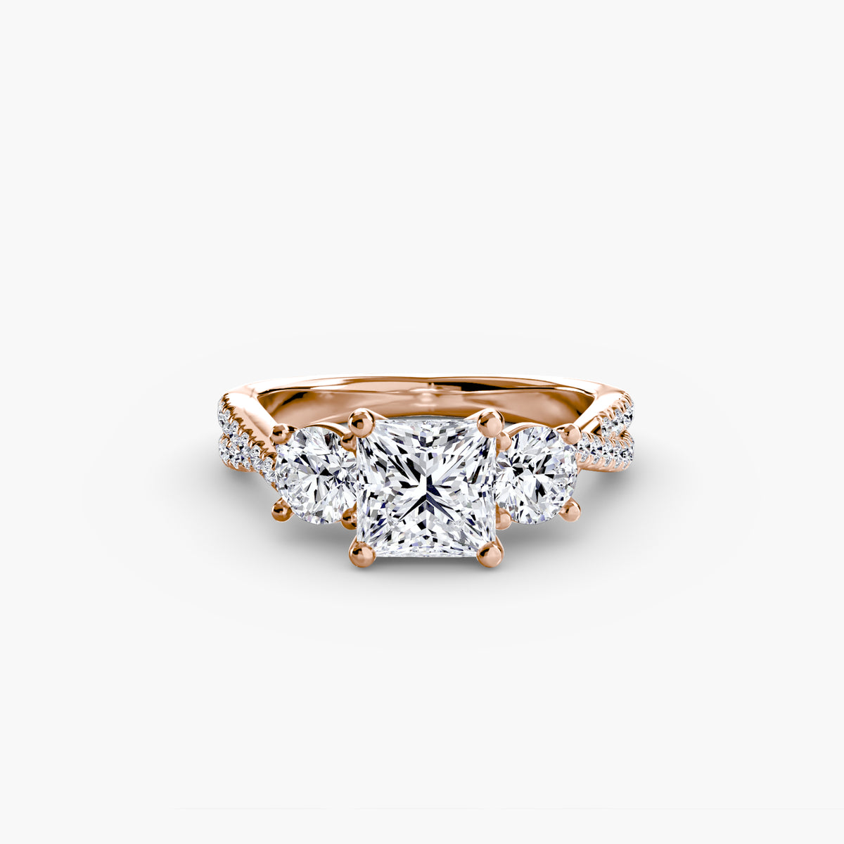Anello Trilogy con Fascia Pavé Orizzonte