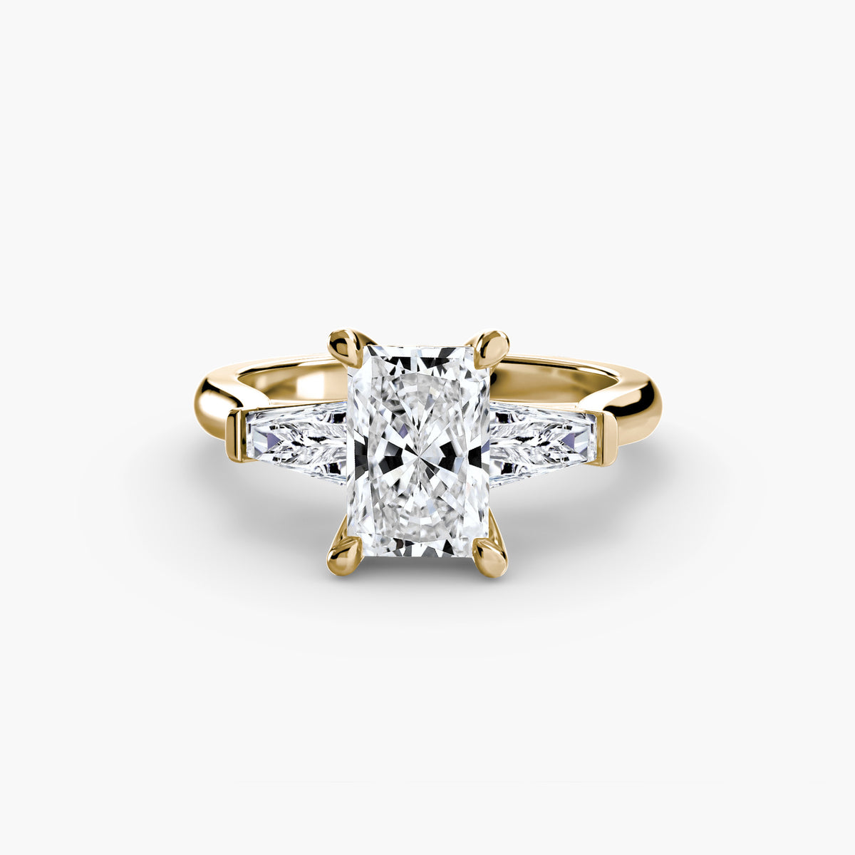 Trilogy Ring with Side Baguette Diamonds Riflesso