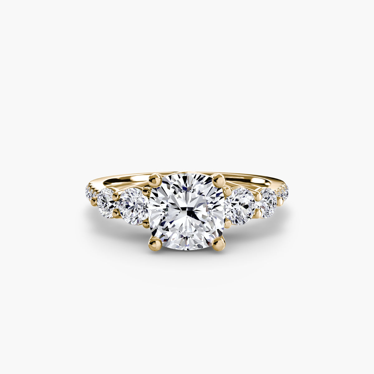 Anello Cinque Pietre con Fascia Pavé