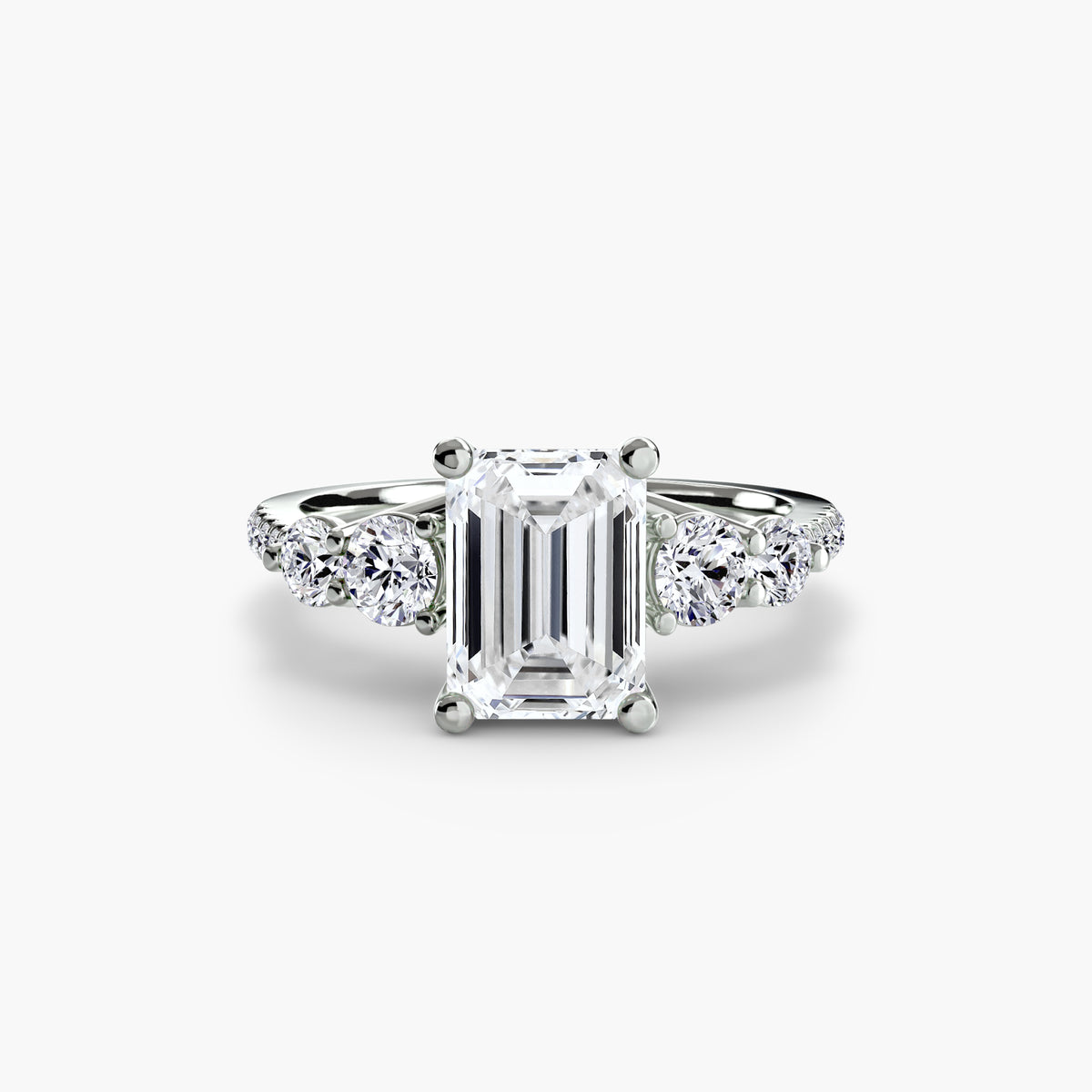 Anello Cinque Pietre con Fascia Pavé
