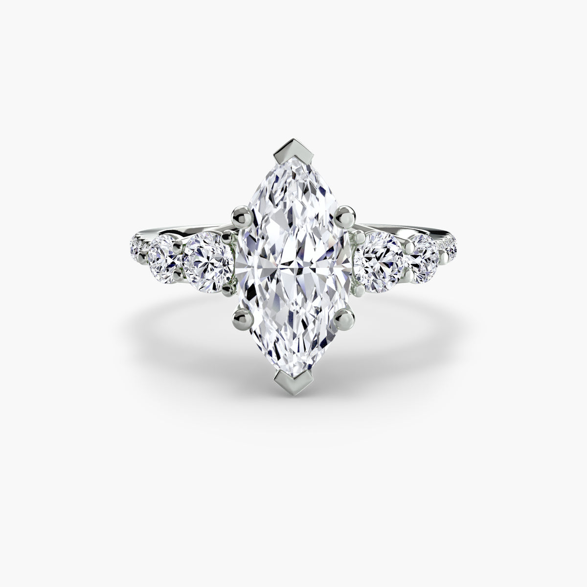 Anello Cinque Pietre con Fascia Pavé