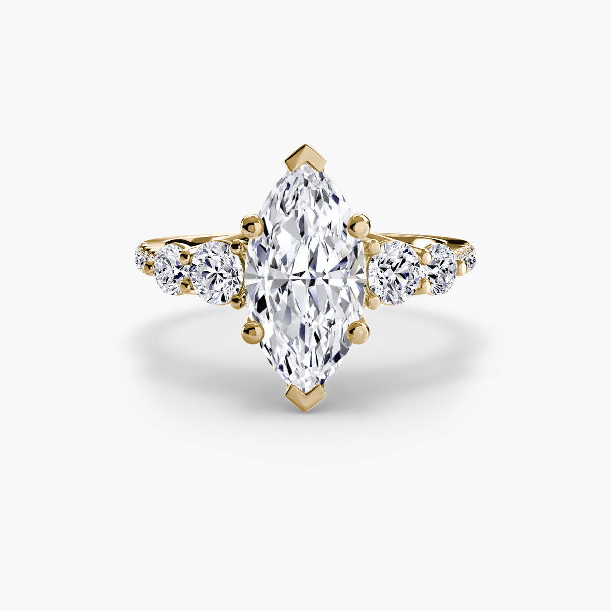 Anello Cinque Pietre con Fascia Pavé