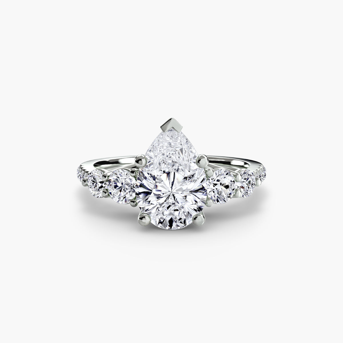 Anello Cinque Pietre con Fascia Pavé