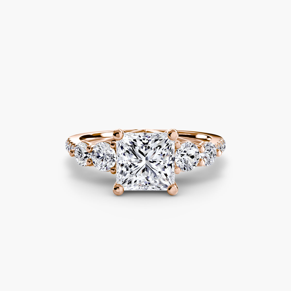 Anello Cinque Pietre con Fascia Pavé