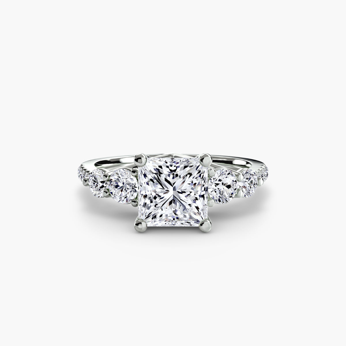 Anello Cinque Pietre con Fascia Pavé
