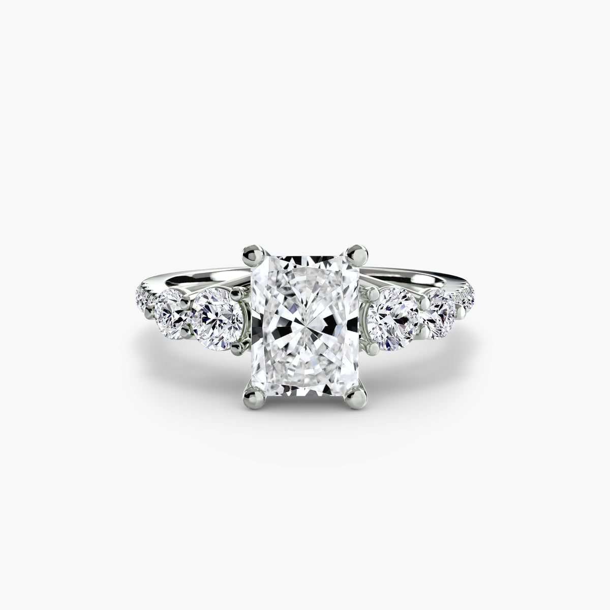 Anello Cinque Pietre con Fascia Pavé